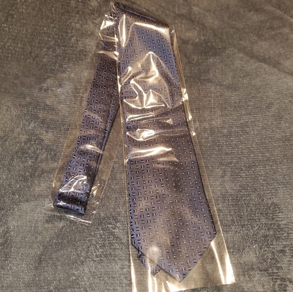 CRAFT AND BARROW Blue/silver tie with small squares NWOT - Picture 2 of 5